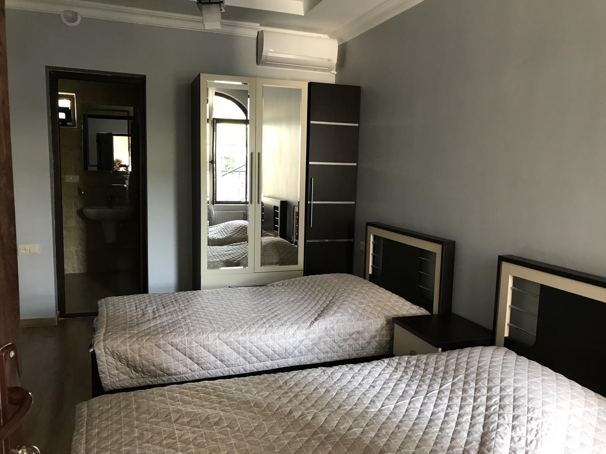 House On Moryakov 55 Aparthotel Tsjakvi Eksteriør bilde