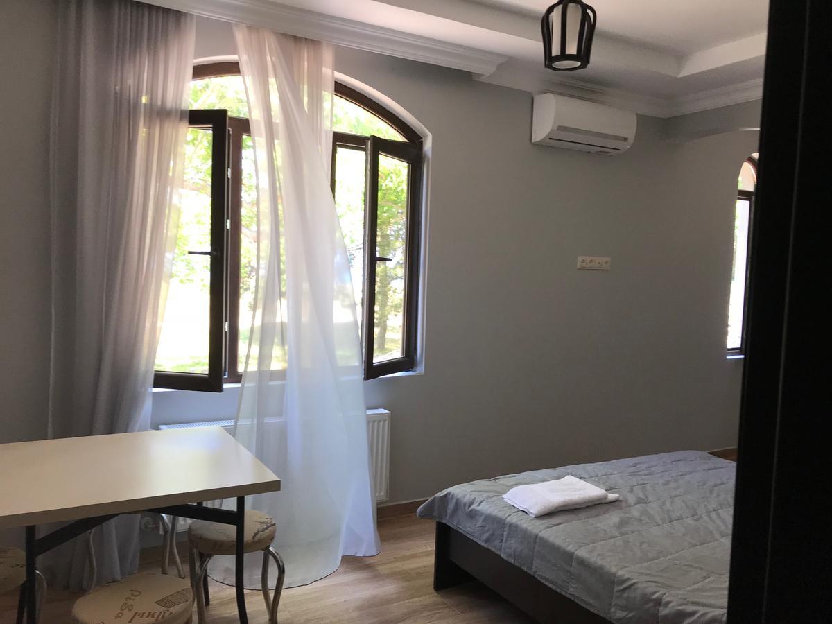 House On Moryakov 55 Aparthotel Tsjakvi Eksteriør bilde