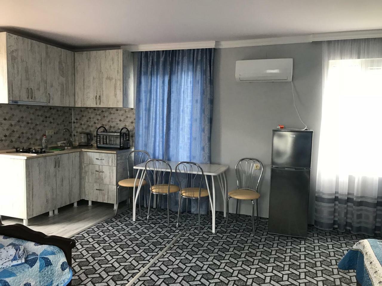 House On Moryakov 55 Aparthotel Tsjakvi Eksteriør bilde